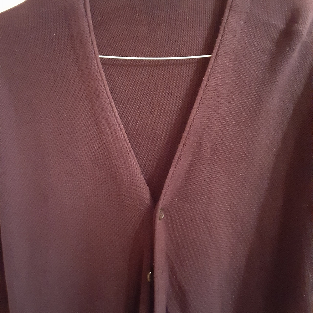 Men's button-down lightweight sweater